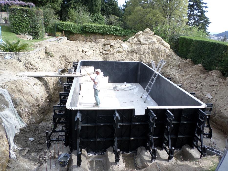Chantier terrassement piscine Maçon à Châteauneuf-de-Gadagne